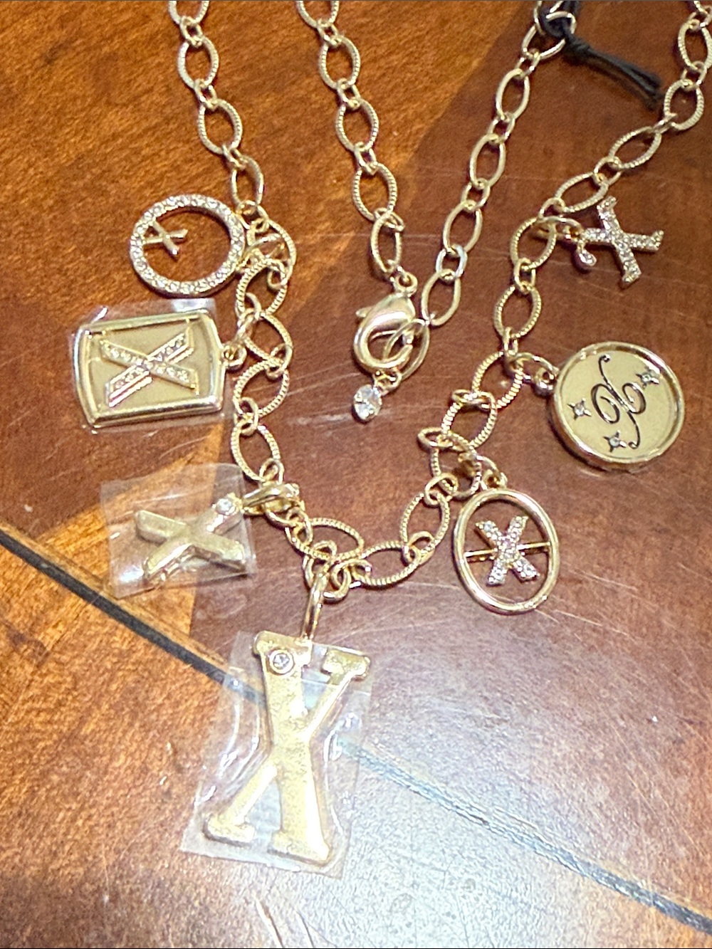 Anthropologie-Sequin NYC XOXO Gold-Tone Multi-Charm Necklace!!🔥🔥🔥 - Picture 16 of 16